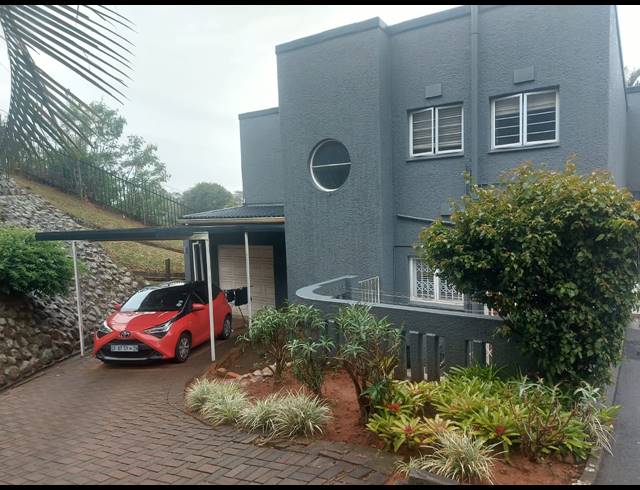 3 BEDROOM TOWNHOUSE TO LET IN SUNNINGDALE